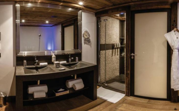 Les Suites Maison Bouvier, Tignes, En-suite